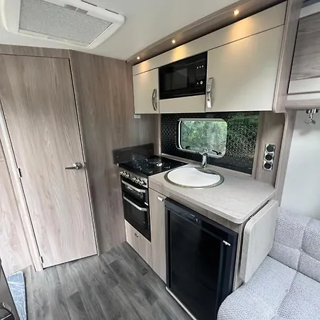 Luksusowa Przyczepa Kempingowa Na Camp4u Campingplatz